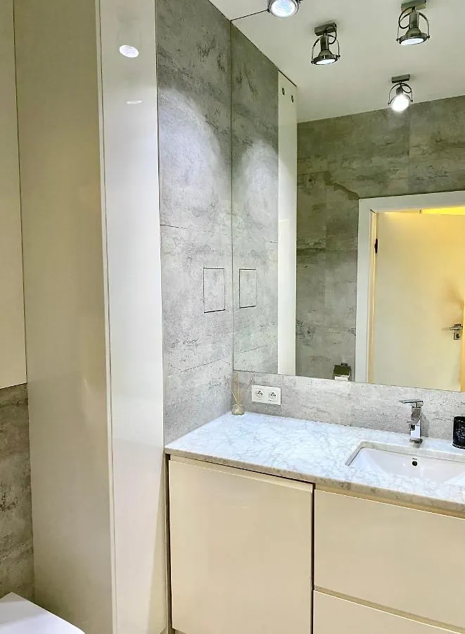 Project Comfort Apartament Zeromskiego 1/7 Metro Slodowiec Varsóvia Apartamento
